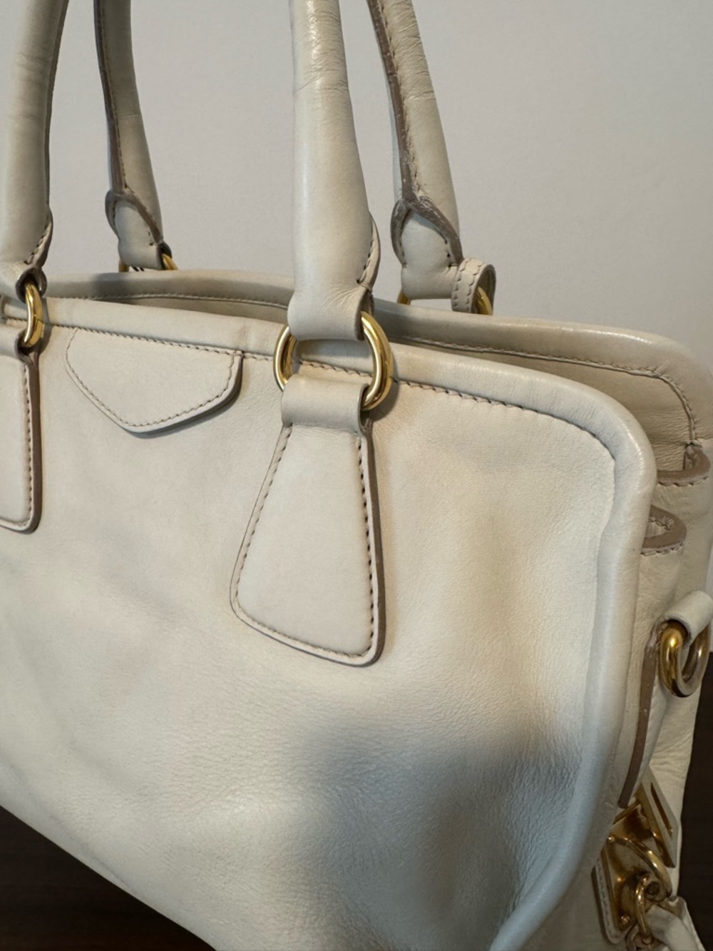 ✨PRADA AUTHENTICATED Vitello Leather Top Handle Satchel | Leather int. - AS IS - Picture 5 of 15